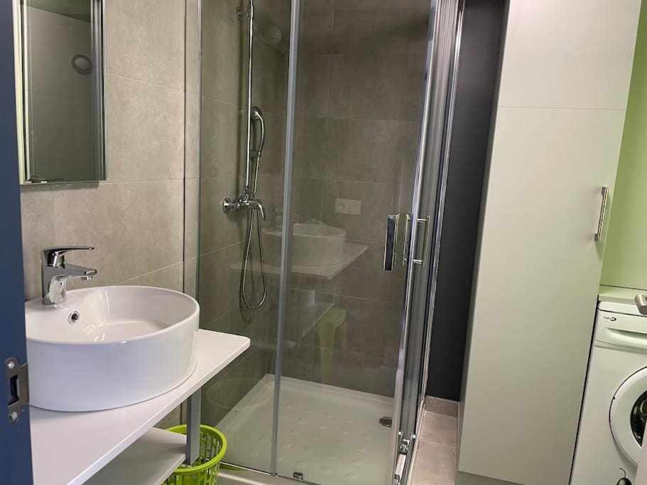 Oak House Oakplacescom レオン エクステリア 写真